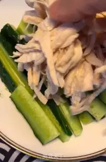 Make cucumber chicken step 5