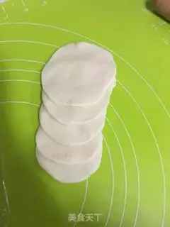 Make Heart-shaped rose bread step 5