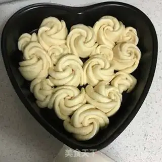 Make Heart-shaped rose bread step 9