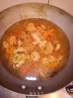 Make Monkey mushroom fan soup step 3
