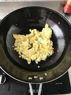 Make Fried eggs step 4