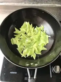 Make Fried eggs step 5
