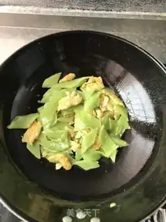 Make Fried eggs step 6