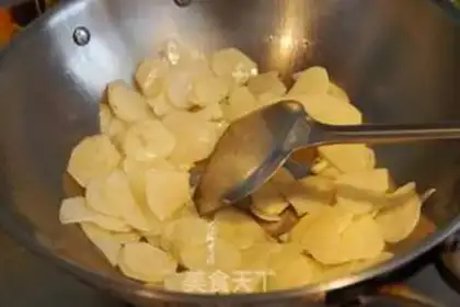 Make Pepper potato chips step 2