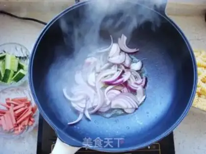 Make Tomato sauce Spiral pasta step 3