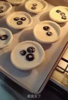 Make Blueberry maggots step 7