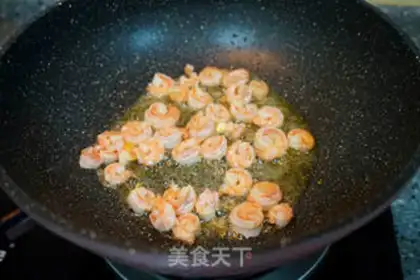 Make Soy shrimp fried rice step 9