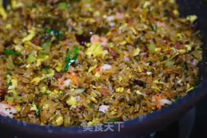 Make Soy shrimp fried rice step 15
