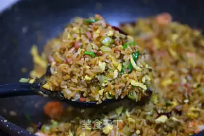 Make Soy shrimp fried rice step 16