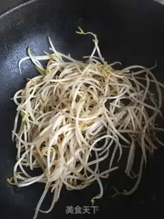 Make Green bean sprouts, noodles step 5