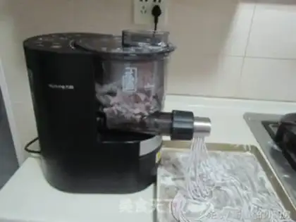Make Pippi sauce noodles step 1