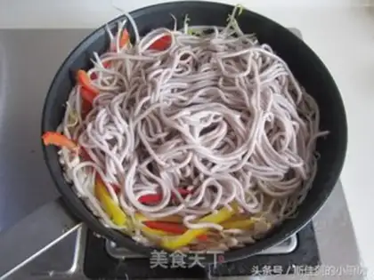 Make Pippi sauce noodles step 8
