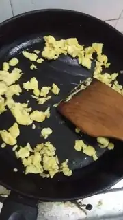 Make Pepper onion egg fried rice step 1