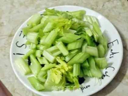 Make Celery fried chicken step 1