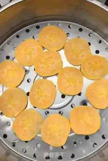 Make Roasted melon pie step 1