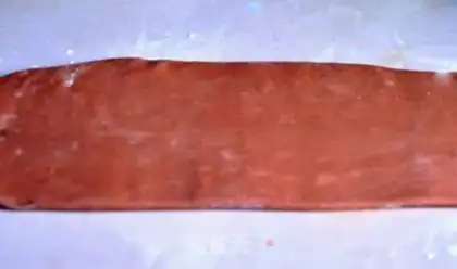 Make Double-coloured spiral roll step 3