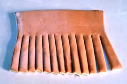 Make Double-coloured spiral roll step 5