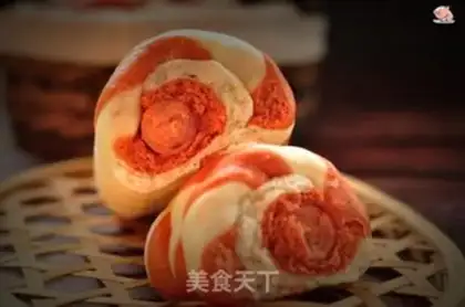 Make Double-coloured spiral roll step 12