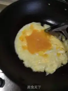 Make cucumbers with fried eggs step 1
