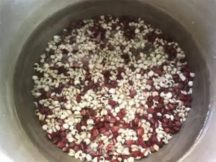 Make Porridge of red bean rice step 1