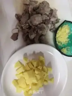 Make Curry ribs, potatoes step 0