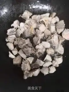 Make Curry ribs, potatoes step 1