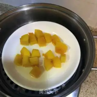 Make Pumpkin bun step 1