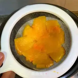 Make Pumpkin bun step 2