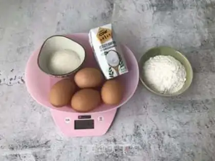 Make Yogurt soufflé muffins step 0