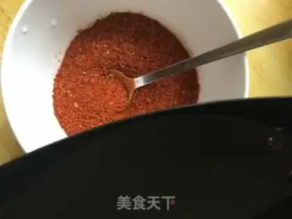 Make Homemade pepper oil step 4