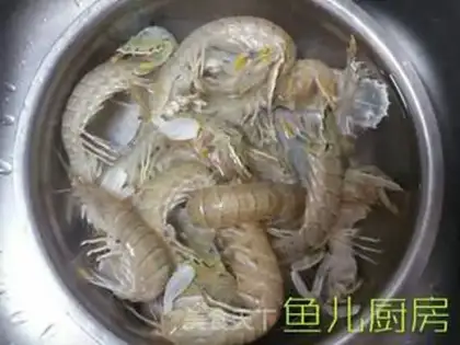 Make Pretzels peed on shrimp step 0