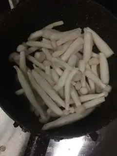 Make White mascara step 3