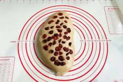 Make Cinnamon overberry scone step 6