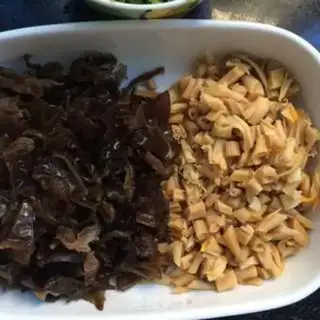 Make Soup with mushrooms and soybeans step 2