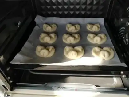 Make Quick-hand pig bread step 10