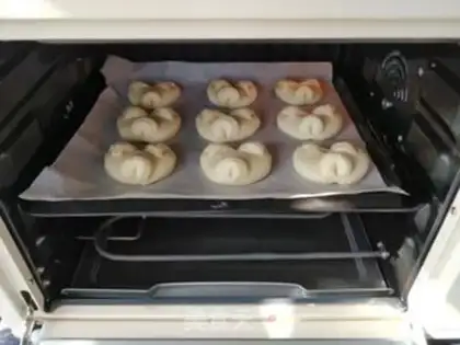 Make Quick-hand pig bread step 11