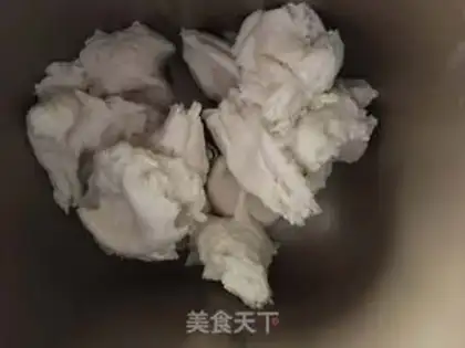 Make Chinese bean rolls step 1