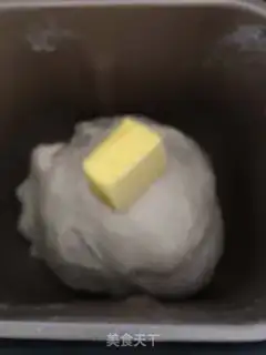 Make Chinese bean rolls step 3