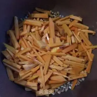 Make "Red-tree pumpkin porridge." step 2