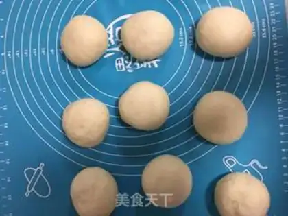 Make Chinese bean rolls step 6