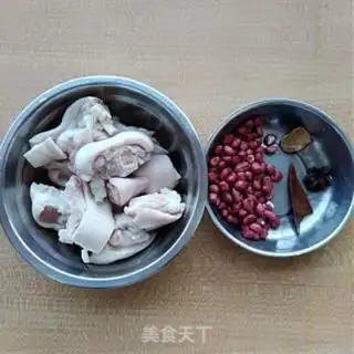 Make Peanut pig feet step 0