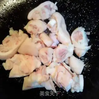 Make Peanut pig feet step 2