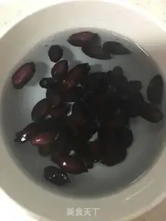 Make Black sesame peanut soy step 1