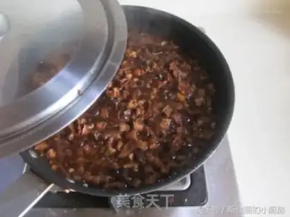Make Spaghetti mushroom sauce step 8