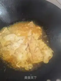 Make Twin pepper fried eggs step 6