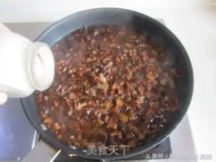 Make Spaghetti mushroom sauce step 9