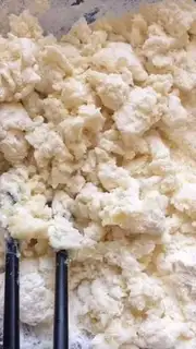 Make Egg fan carrot pie step 1