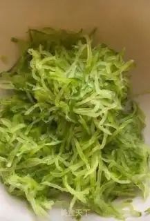 Make Egg fan carrot pie step 3