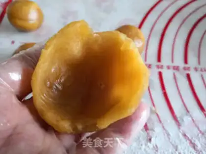 Make pineapple mooncake step 3