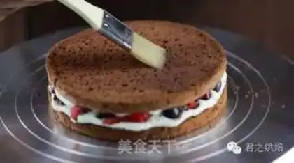 Make Chocolate naked cake step 12